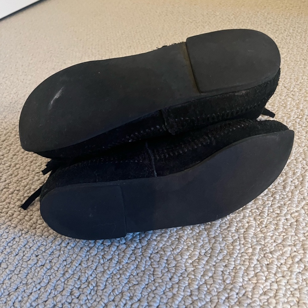 Black Minnetonka 3 Layer Fringe Boot Size 7 - image 8